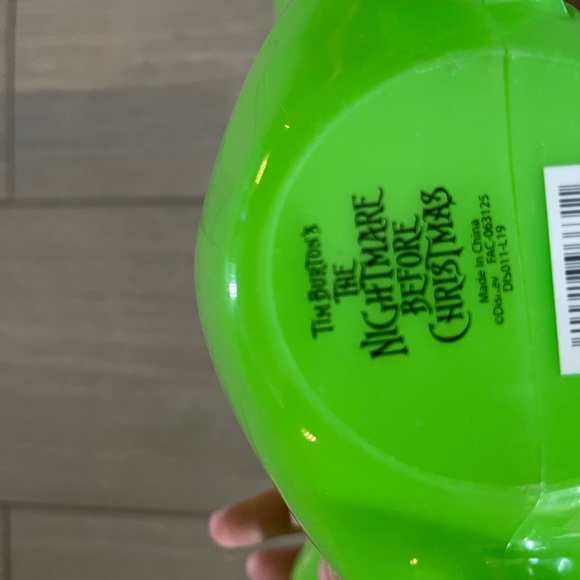 Oogie Boogie light-up sipper cup from Disney - Picture 5 of 5